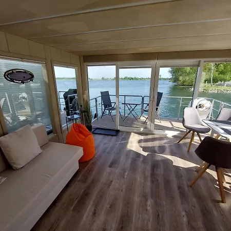 Tatil Evi Floating 33 - Lea Sophie *